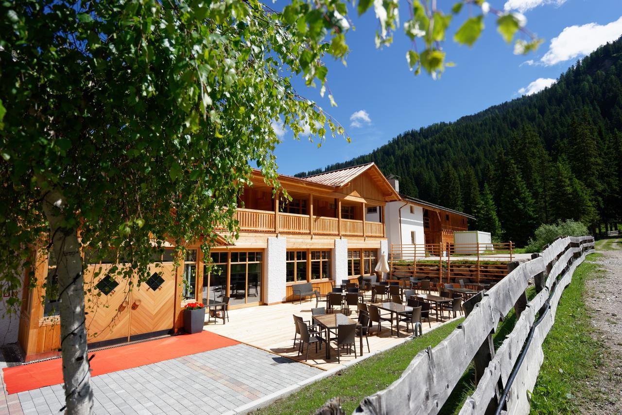 Alpin Natur Hotel Brueckele Braies  Esterno foto